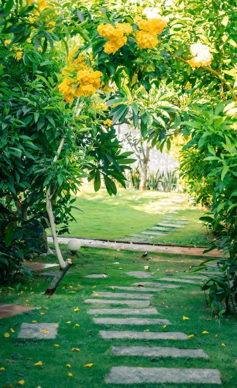 Tuong Vy Boutique Hotel Mui Ne Phan Thiet Exteriör bild